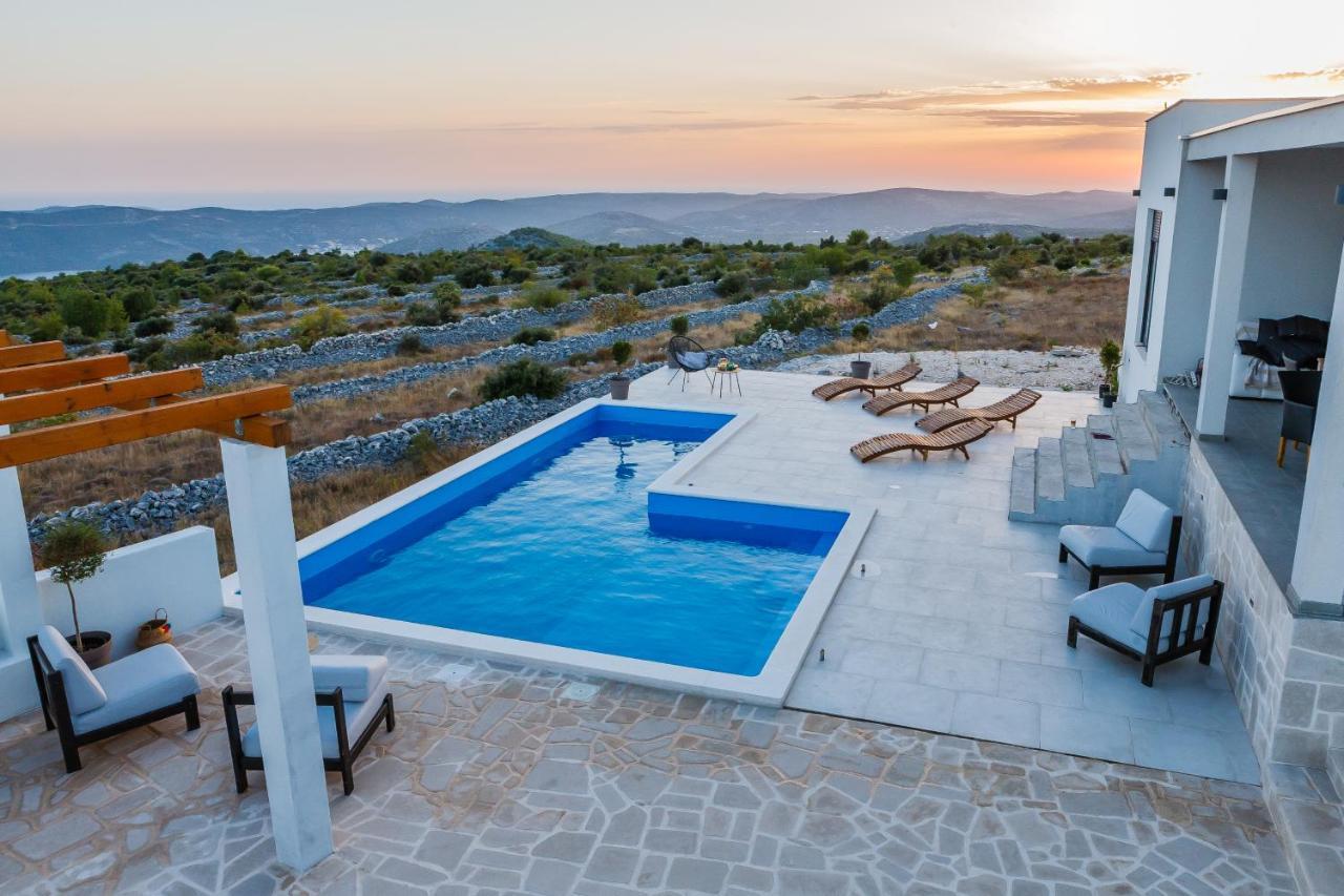 Villa Zlatno Sunce In The Hills Near Trogir Vrsine Zewnętrze zdjęcie