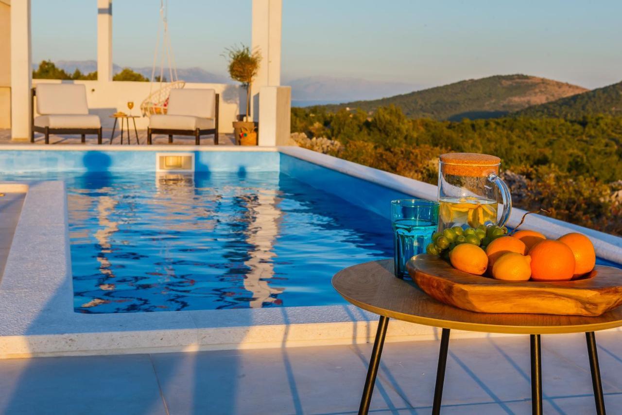 Villa Zlatno Sunce In The Hills Near Trogir Vrsine Zewnętrze zdjęcie