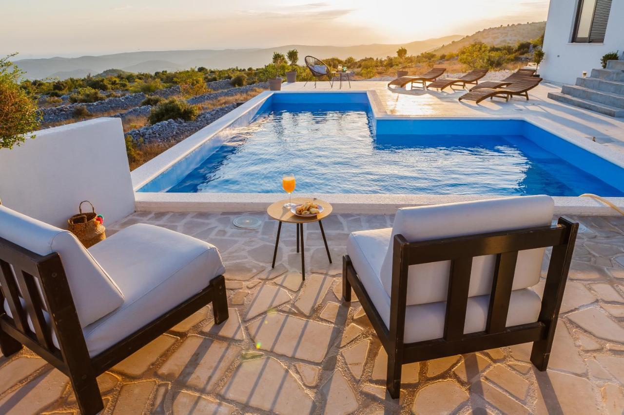 Villa Zlatno Sunce In The Hills Near Trogir Vrsine Zewnętrze zdjęcie
